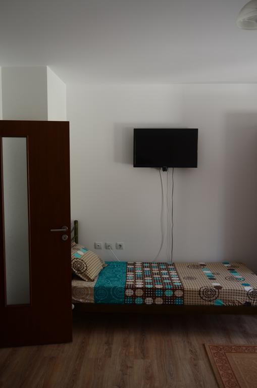 Main Street Apartment *